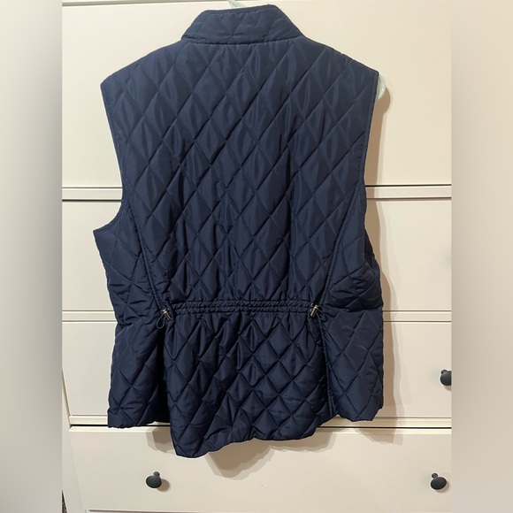 Croft&Barrow navy blue vest. Size large. Never worn! - Picture 3 of 3
